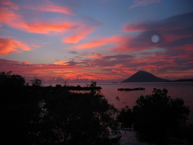 sunsetovermanadobay.jpg