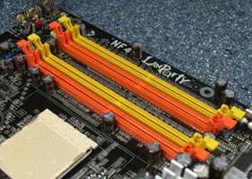 dual_channel_slots.jpg dual_channel_slots.jpg